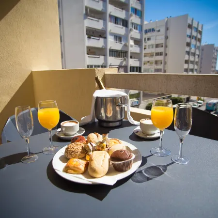 Ona Marbella Inn