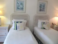 Holiday Home at 163 Port St Charles - balcony