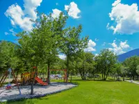 Ninemia Stay and Play - parking