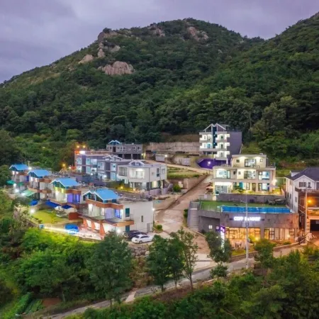 Hayanjip (Blue Road Town Pension