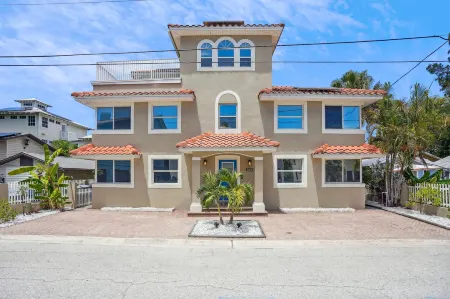 Beach Livin 3 - 3 Bedroom Upstairs