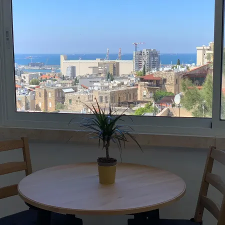 Maya New Guest House -Panoramic Sea&CityCentre View, Haifa
