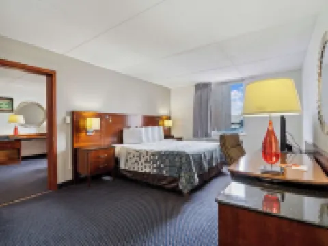 Econo Lodge Inn & Suites Hotels in Waterloo