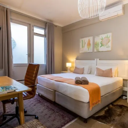 Ngoye Lodge Отели в г. Эшове