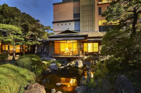 Suisui Garden Ryokan (in the Art Hotel Kokura New Tagawa) Отели рядом с достопримечательностью «Kyu Moji Zeikan»