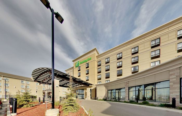 Holiday Inn & Suites EDMONTON ARPT - CONFERENCE CTR by IHG