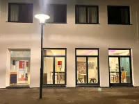 瑪德琳納拜爾飯店 薩爾蘭大學附近的飯店
