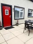 2 Bed House - Sleeps 6 - Parking - Wifi