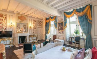 Chateau le Prieuré Saumur - la Maison Younan