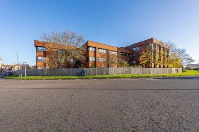Luxury 1 Bedroom Serviced Apartment in the Heart of Stevenage Hotels near Barclay Academy