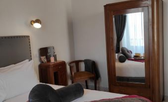 1940 Luxury Accommodations - Rubino Boutique Apartment