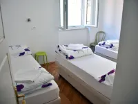 Hostel Angelina Old Town โรงแรมในดูบรอฟนิก