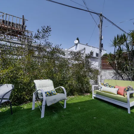 Spacious 4Bd House w Pool in the Heart of Herzliya
