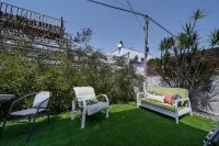 Spacious 4Bd House w Pool in the Heart of Herzliya - 3-Star