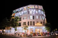 Tan Hanh Hotel - parking