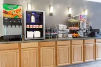 Super 8 by Wyndham Bremerton - breakfast