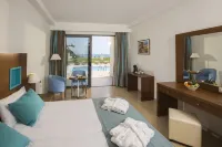 Asterias Beach Resort - 5 ดาว