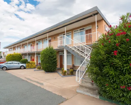 Queanbeyan Motel Ξενοδοχεία στην πόλη Κουινμπέγιαν