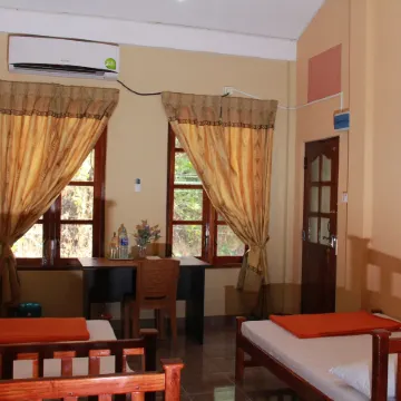 Anura Guest Inn