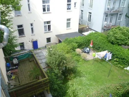 Apartment Stylish + Cozy, in 3 Minutes at the Sea or in the Center :) with Parking Space Отели в г. Варнемюнде