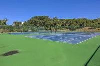 Amazing ocean view, 2 pools, easy beach access