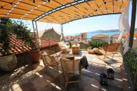 Lunaria Guest House