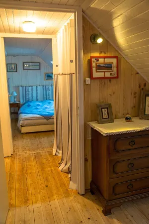 Stone house, between beach and village, sleeps 4, Wifi, parking Отели в г. Финистер