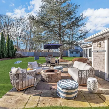The Cape Codder: Large Yard, Steps to Town & Beach