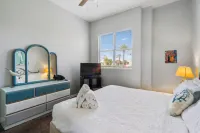 Pool View Balcony and Tropical Landscaping - Beautiful Coastal Escape