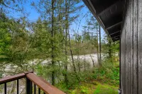 Breathtaking River Views and Cozy Fireplace - Stunning Mountain Retreat