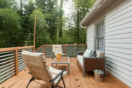 Cozy Decatur Bungalow -10 min. to downtown Atlanta. The Perfect Intown Getaway!