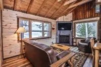 Private Dock and Gorgeous Lakefront Views - Charming Cottage Retreat