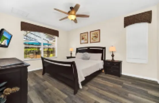 Remodeled 7 Bedroom Retreat Near Disney World