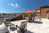 Cozy Condo with Balcony and Stunning Views - Charming Mountain Retreat