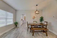 Two Homes with Fast Wifi and Fully Equipped Kitchens - Stunning Family Haven