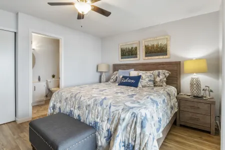 Breathtaking Lake Views and Pool Access - Stunning Waterfront Haven