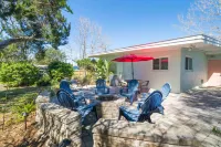 Fire Pit and Entertainment Garage - Cool Coastal Haven