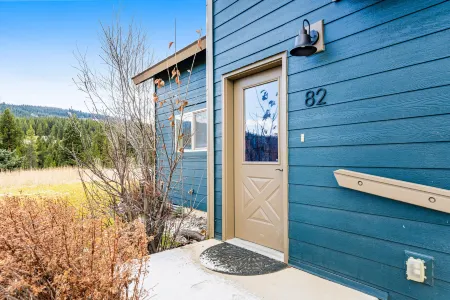 Lone Peak Retreat - Unit 1 - Big Sky 8 Guests Wifi & Mountain Views