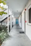 Freshly Renovated Artist Condo and Pool Minutes to Downtown Hotels in Berry Hill