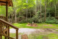 WiFi & Waterfront - Cozy Creek - Minimalist Camper's Cabin in Red River Gorge, Kentucky! Hotels in Beattyville