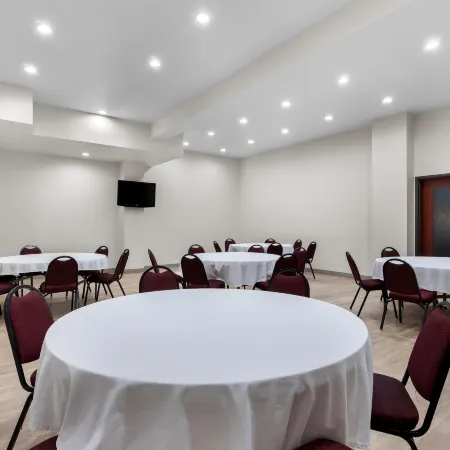 Comfort Suites Yukon - SW Oklahoma City