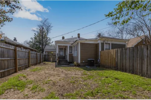 Modern Amenities Near University and Attractions - Stylish Haven