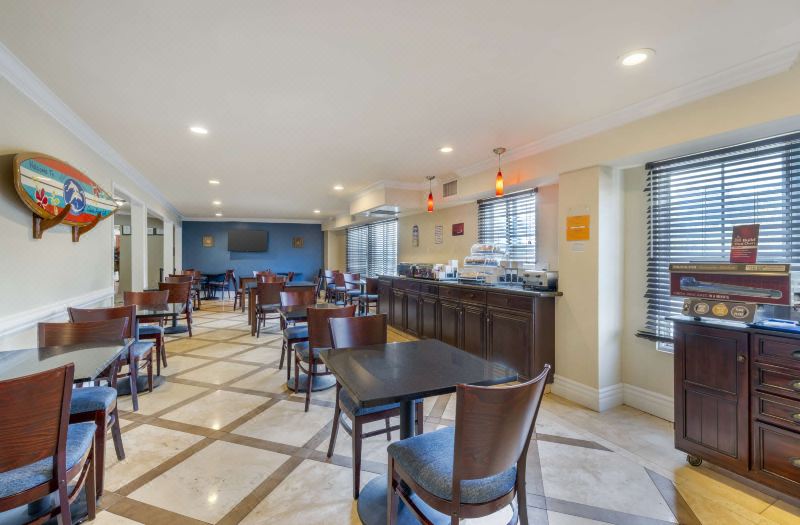 Best Western Plus Marina Shores Hotel photo 2
