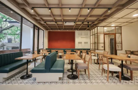 Hotel ECKO Tapovan by the Ganges