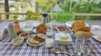 Hari Niwas - A Boutique Garden Resort Mount Abu - Bergblick