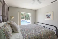 Casa Del Sol Pool Bungalow | Sleeps 8 | Near Beach فنادق في Manalapan