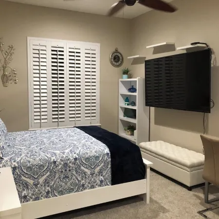 Luxury 4 Bed,  4 Bath with Heated Pool, Spa Outdoor Kitchen & Putting Green
