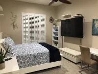 Luxury 4 Bed,  4 Bath with Heated Pool, Spa Outdoor Kitchen & Putting Green