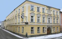 Hotel Zum Goldenen Hirschen Các khách sạn ở Bad Leonfelden