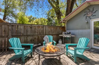 Industrial Old Town Bungalow W/ Free Cruiser Bikes Hotels in Fort Collins